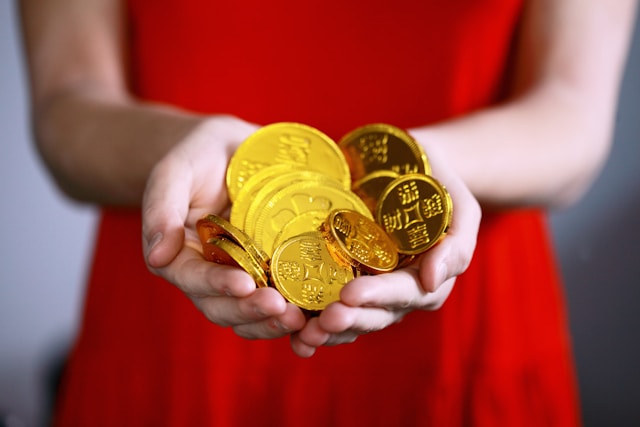 הפיכת זהב לנדל"ן: כיצד מכירת מתכות יקרות יכולה לממן השקעות בנכסים